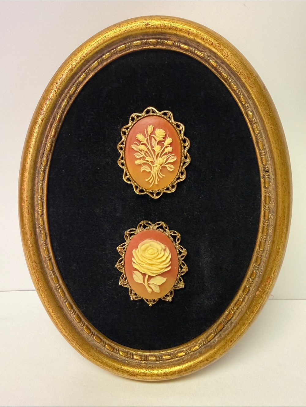 Vintage Style Framed Floral Cameo Brooches Gold Oval Wall Decor Black Velvet